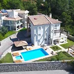 Lillyrose Villa