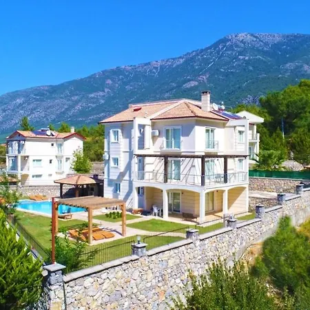 Villa Lillyrose *